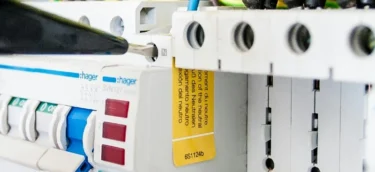 ei02